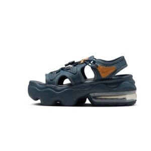 Never Worn Womens Nike Size 9 Sandals